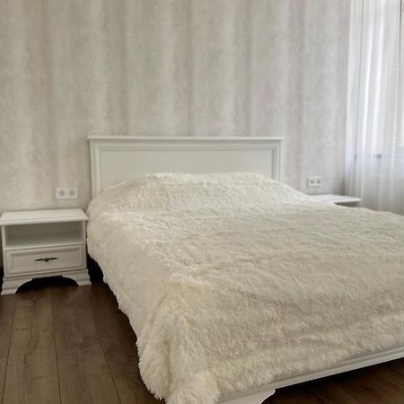 Pride Apartment Lviv Luaran gambar