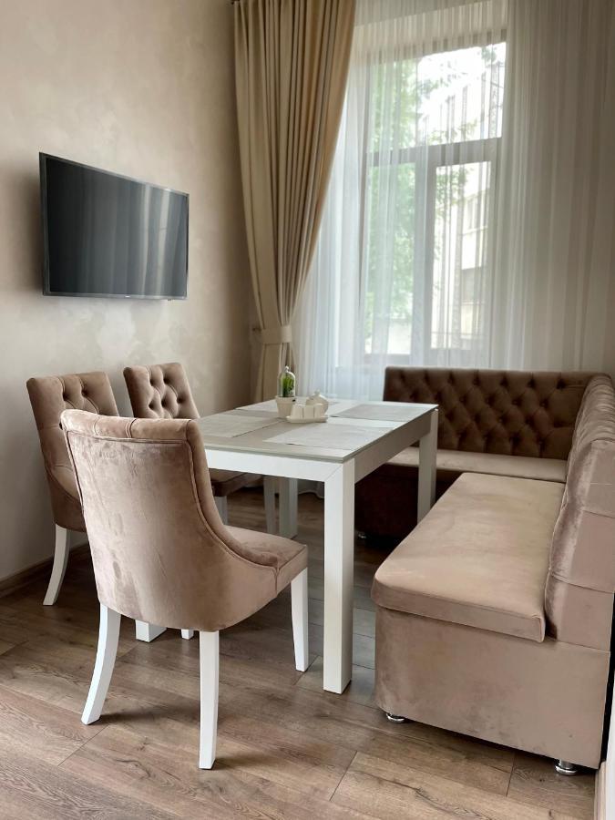 Pride Apartment Lviv Luaran gambar